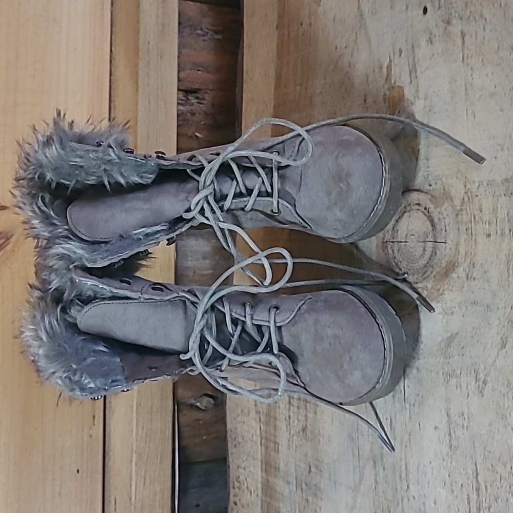 Womens Size 7 Forever 21 dress heel boots